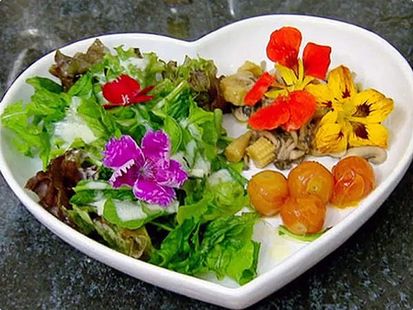 [FOTO] Salada com Cogumelos e Flores Comestíveis