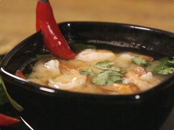 [FOTO] Tom Yum: Sopa de Camarão